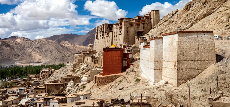 How-to-travel ladakh-in-budget